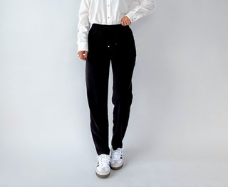 Everyday Ease Cropped Pant- Black