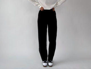 Everyday Ease Cropped Pant- Black