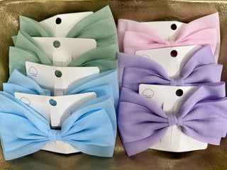 A Classic Look Hair Bow